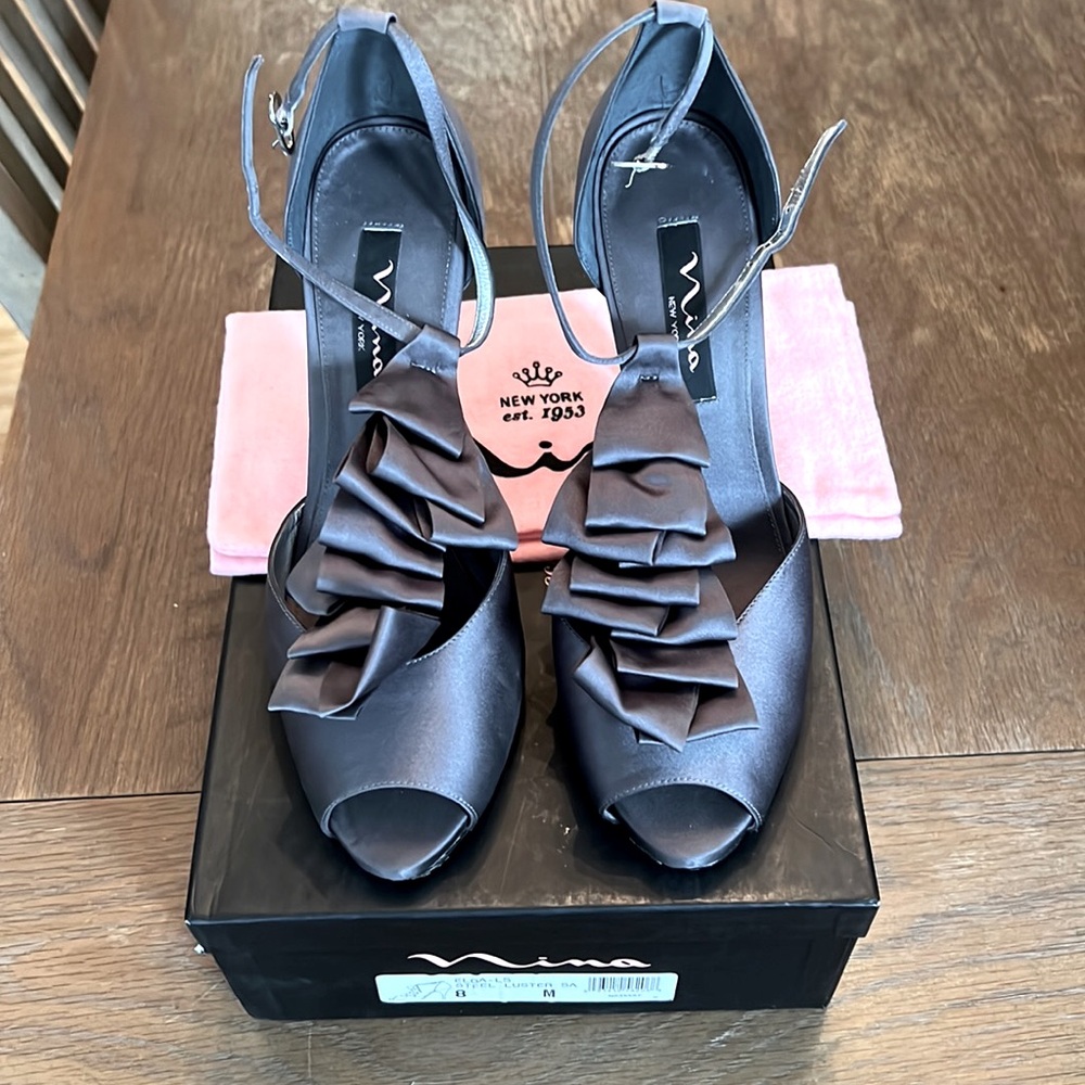 Nina Elga platform poop toe heel